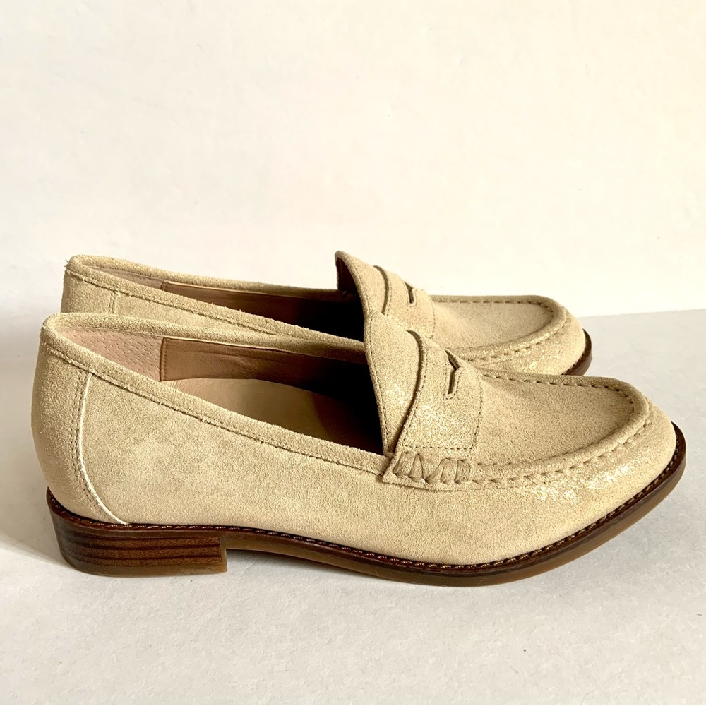 Vionic Cream Loafers - Picture 5 of 7